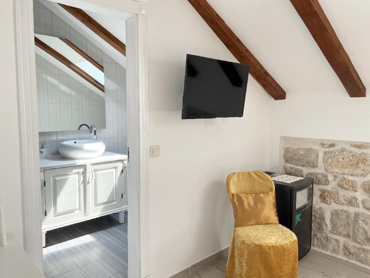 Bed&Breakfast Sorgo Palace Ston Dış mekan fotoğraf